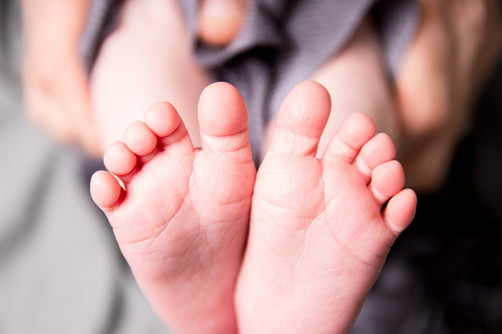 Should babies wear shoes?