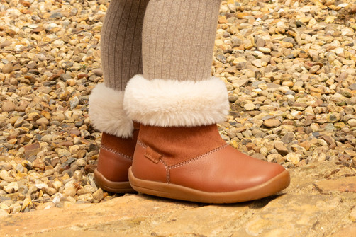 How should boots fit?