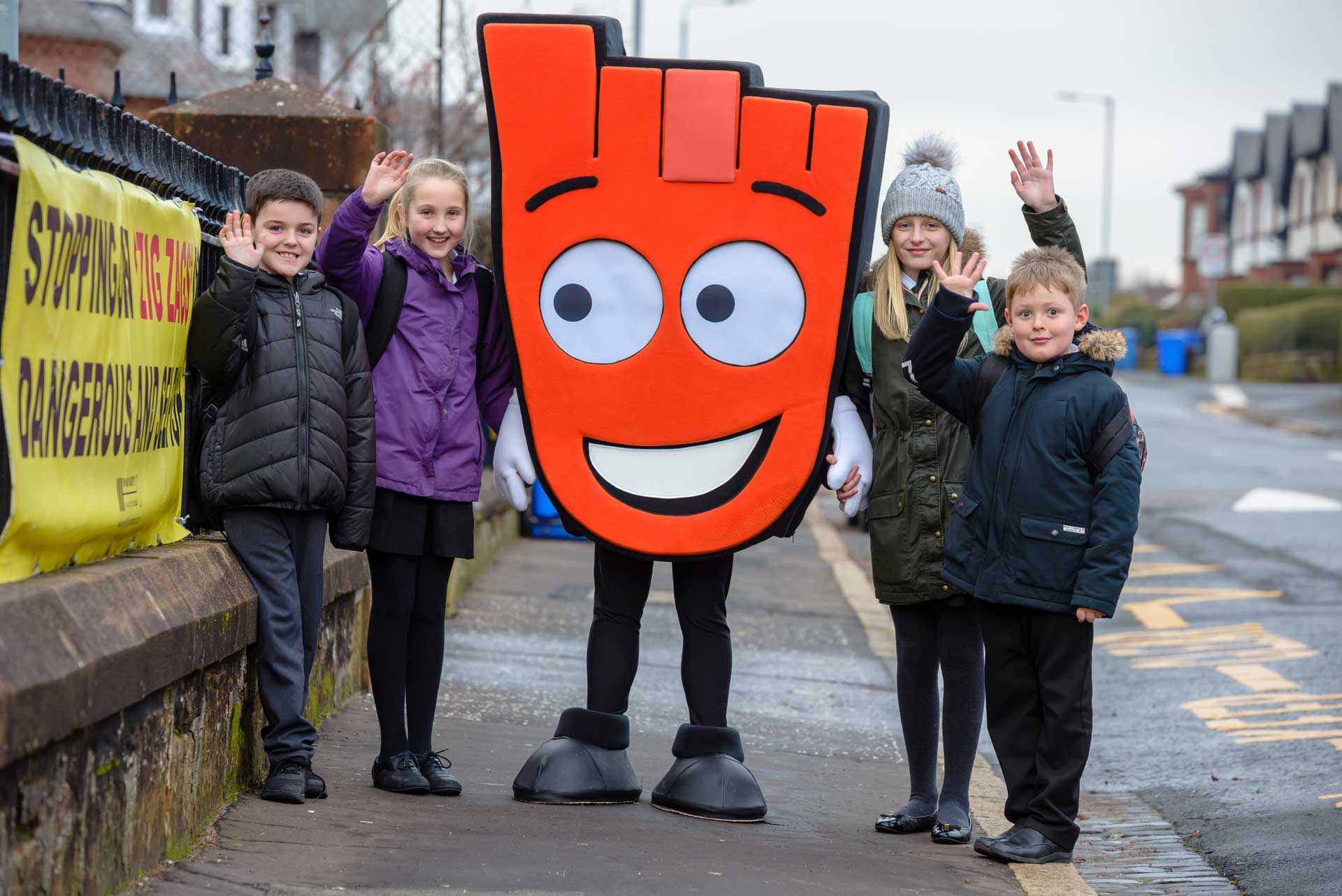 Schoolkids with Living Streets mascot