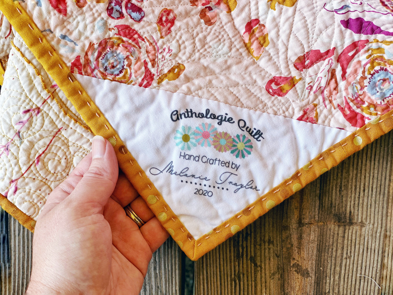 Custom Embroidered Quilt Label Triangular Corner Label Fabric