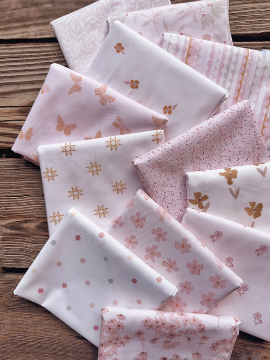 Southern Charm Quilts Scrappy Background Bundle - 12 Pieces