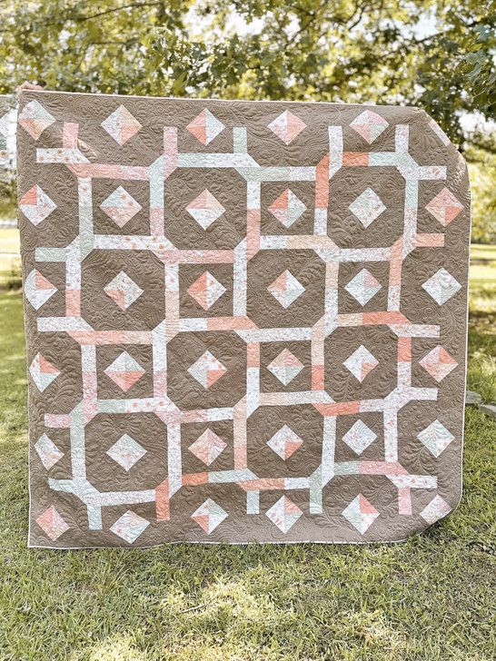 ARRIVING LATE JUNE - Swayful Quilt Pattern by Melanie Traylor - BOOKLET