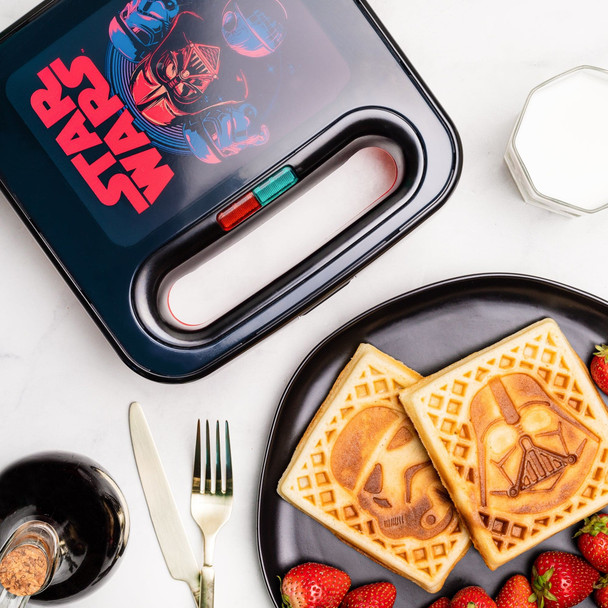 STAR WARS DARTH VADER & STORMTROOPER SQUARE WAFFLE MAKER