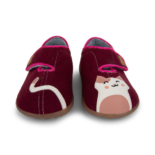 Front-Right Side view of Cruz II Berry Kitty Slipper