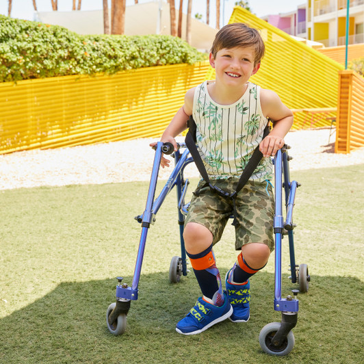 Child wearing the Ryder Adapt Flexirun™ Navy Child wearing the Ryder Adapt Flexirun™ Navy
