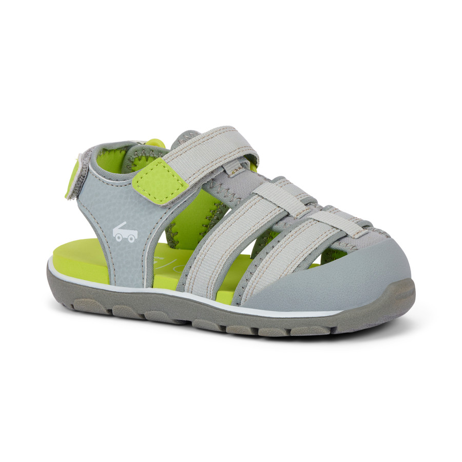 Side Angle View of the Wilder II Gray