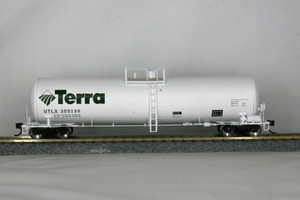 920-100229 - Walthers Proto HO UTLX  Terra 54' 23,000 Gal. Funnel Flow Tank Car #300136