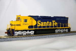 SXT32405 - Scale Trains - HO EMD SD45 Phase lb1 Santa Fe #5563 "Yellowbonnet" Scheme - 1970's - DCC/Sound
