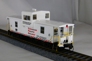 110088 - Rapido - HO Angus Wide-Vision Van CP Engineering Service #420985