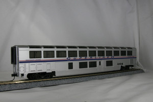 932-6121 - Walthers - HO Scale 85' Superliner II - Sightseer Lounge Amtrak #33025-33049