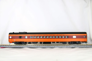 920-9093 - Walthers - HO Scale 85' MILW Road 52-ST Coach (535 Series) Milwaukee Road #537