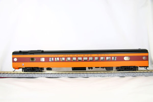 932-9200 - Walthers - HO Scale 1955 Twin Cities Hiawatha Milw Rd 52-Seat Coach 498 Series