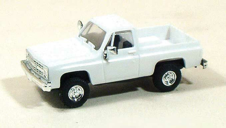 729-90002 - Trident Miniatures Truck Chevrolet 4-Wheel Drive Pick-Up (white)