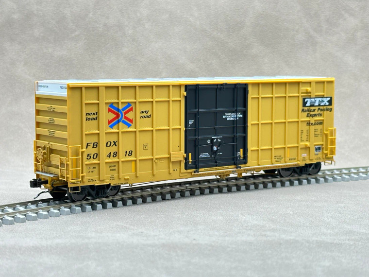 305050 - Aurora Miniatures Gunderson / Greenbrier 6276 cf 50′ Plate F Boxcar -- FBOX (2004 ver.) #504801