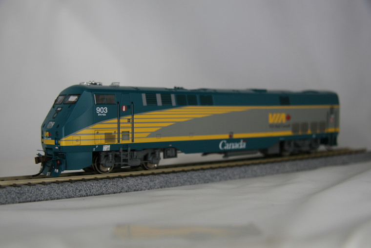 ATHG81311 - Athearn Genesis - HO AMD103/P42DC with DCC & Sound, VIA #903