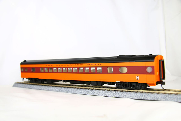 932-9208 - Walthers - HO Scale 1955 Twin Cities Hiawatha Milw Rd 52-Seat Coach 535 Series