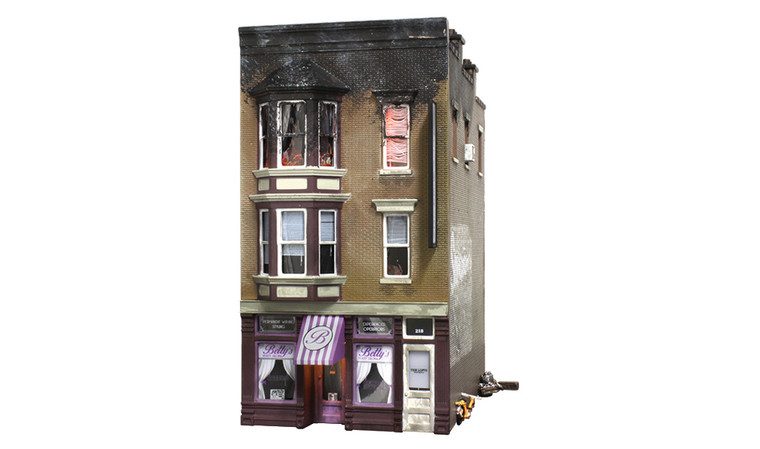 BR5051 - Woodland Scenics - Landmark Structures, Betty's Burning Building - HO Scale