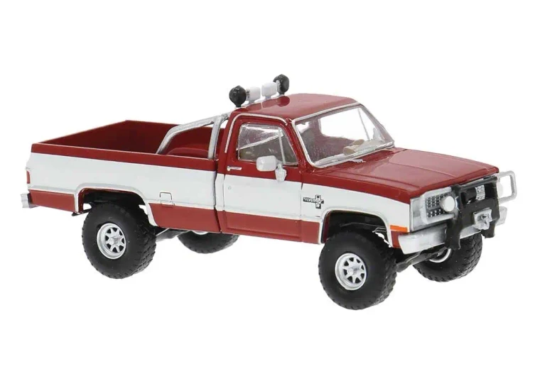 19692 - Brekina Automodelle - Chevrolet C10 Pickup Truck - Assembled -- Red, White Stripe