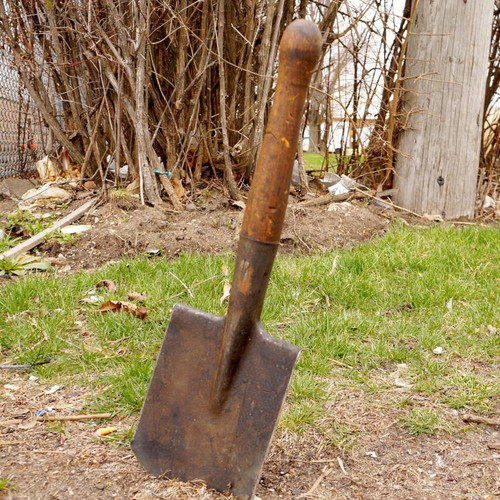 ROMANIAN WW2 SHORT SPADE SHOVEL ASST CONDITION