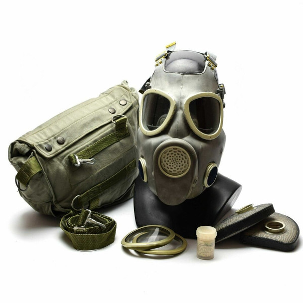 Brand new Polish MP4 Black Rubber Gas Mask