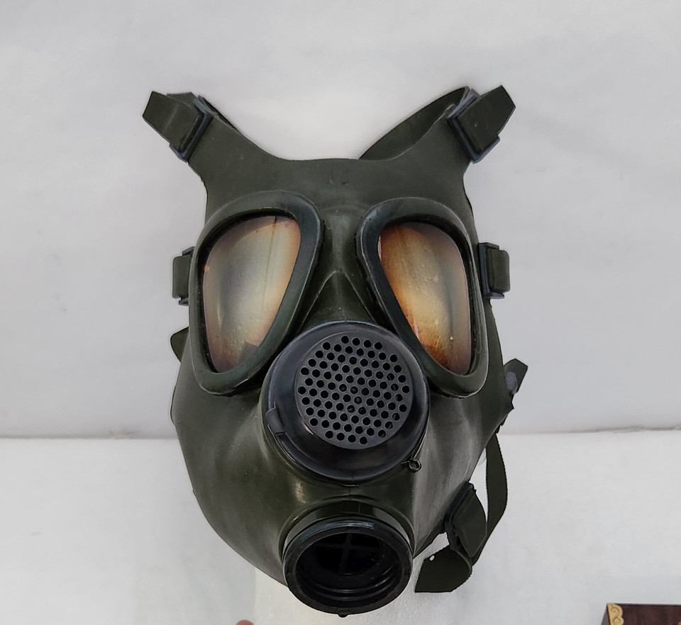 ROMANIAN GAS MASK M74 WITH BAG
