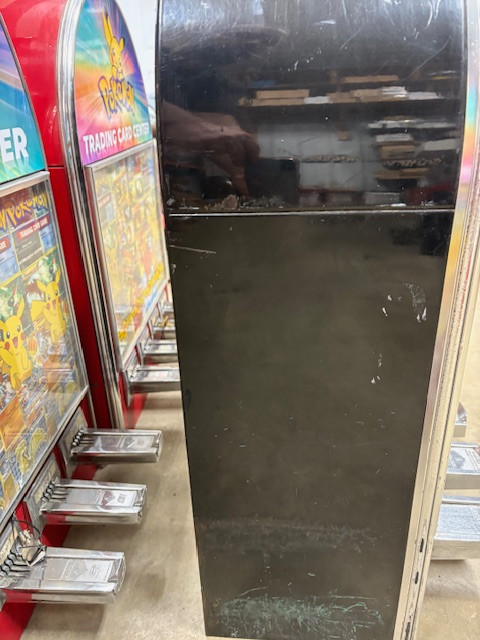 Black 4 Selection Pokemon Trading Card Center Vending Machine Black 4 Selection Pokemon Trading Card Center Vending Machine