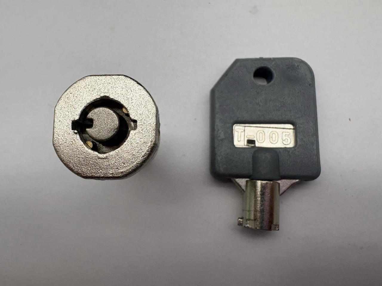 NEW T-003, T-005, or T-006 Lock Key 1800 Vending LYPC SSF V-Line
