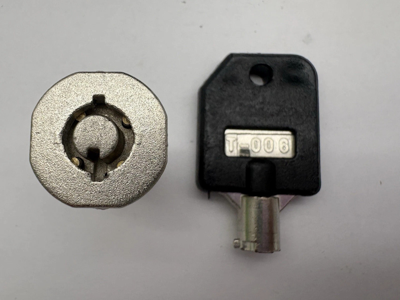 NEW T-003, T-005, or T-006 Lock Key 1800 Vending LYPC SSF V-Line