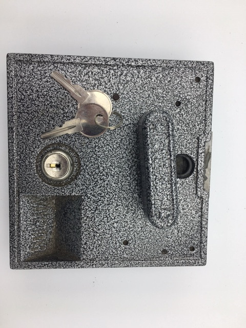 Lock and Key for BOTTOM of Victor 77 , Zipper , Toy N Joy Vintage