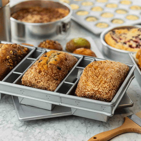 Tablecraft 12486 3 Channel 9-1/2" Bread Pan, Non-Stick, Aluminized Steel