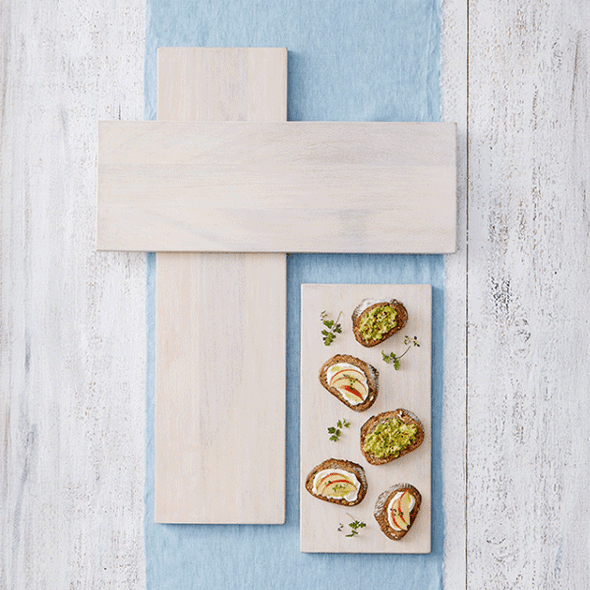 American Metalcraft MWPS18 Hampton 17-3/4" x 8-3/4" Platter, Mango Wood, Sun-Bleached