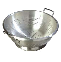 Carlisle 60277 Signature Select Dura-Ware 16 qt. Heavy Weight Colander, Aluminum