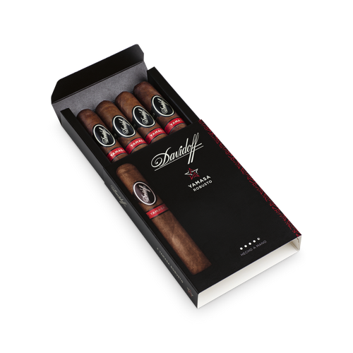 Davidoff Yamasá Robusto  open Pack of 4 cigars