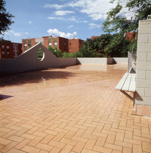 Laid externally using 13 x 27cm tiles