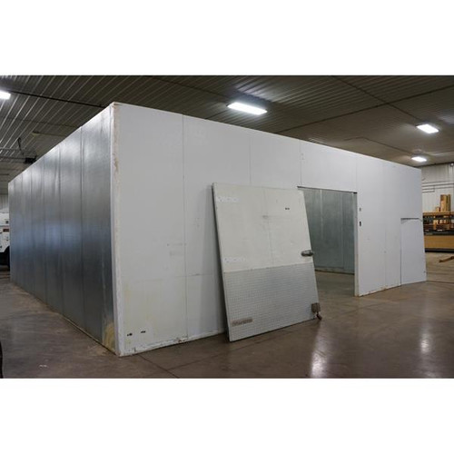 28'1" x 28'1" x 9'11"H Crown-Tonka Walk-in Cooler