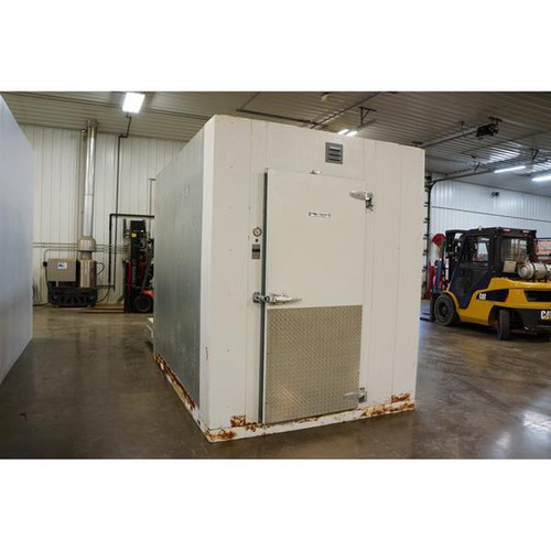 6'9" x 9'7" x 8'6"H Kysor-Needham Walk-in Freezer with Floor