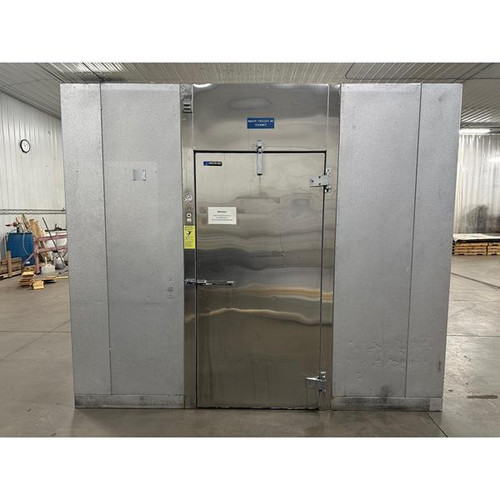 9'8" x 11'7" x 8'7"H Master-Bilt Walk-in Freezer with Floor