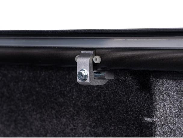 RetraxPRO MX for 2007-2013 Chevy & GMC 1500 6.5' Bed & 2500/3500 (07-14) ** Wide RETRAX Rail **