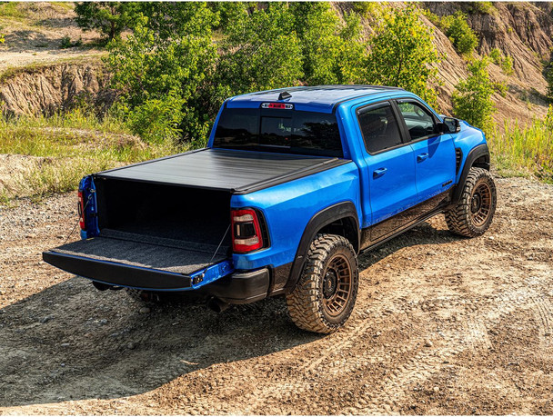 RealTruck Retrax IX Manual Retractable Tonneau Cover (30322)