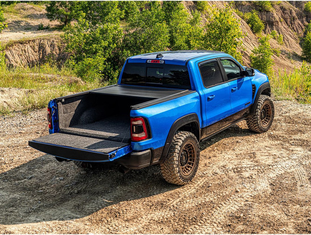 RealTruck Retrax IX Manual Retractable Tonneau Cover (30322)