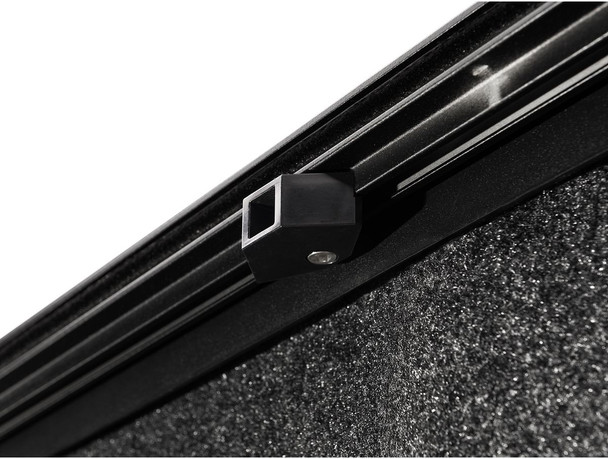 RealTruck Retrax IX Manual Retractable Tonneau Cover (30752)
