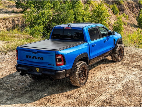 RealTruck Retrax IX Manual Retractable Tonneau Cover (30752)