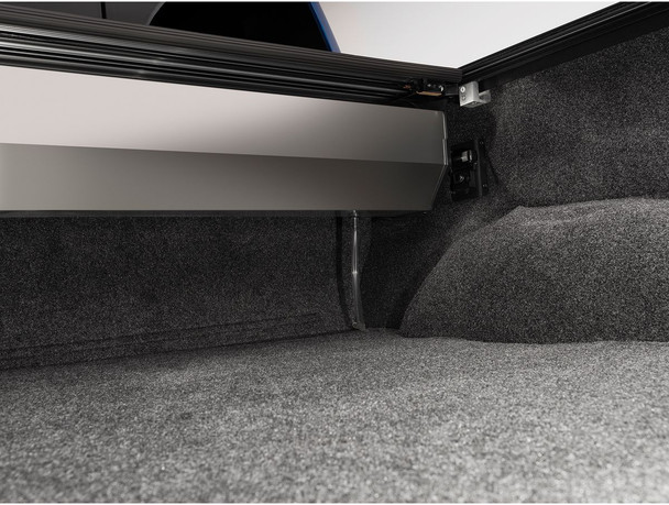 RealTruck Retrax IX Manual Retractable Tonneau Cover (30832)