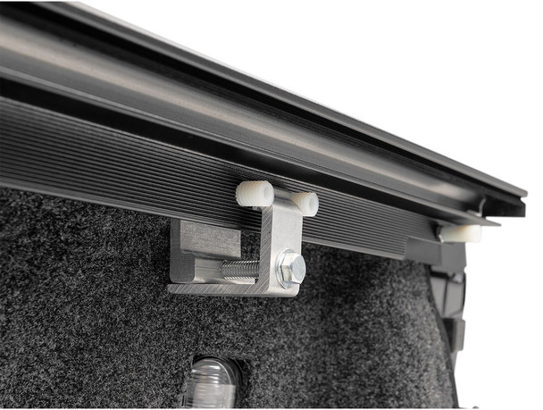 RealTruck RetraxONE MX Manual Retractable Tonneau Cover (60234)