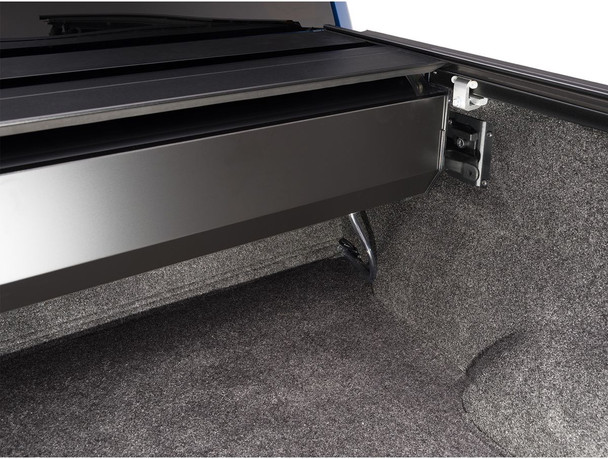 RealTruck RetraxONE MX Manual Retractable Tonneau Cover (60234)