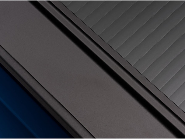RealTruck RetraxONE MX Manual Retractable Tonneau Cover (60412)