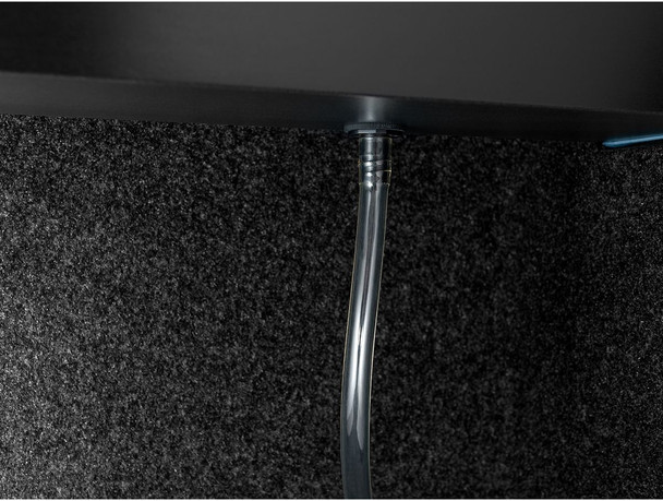 RealTruck RetraxONE XR Manual Retractable Tonneau Cover w/T-Slot Rails (T-60732)