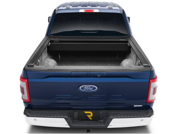 RealTruck RetraxONE XR Manual Retractable Tonneau Cover w/T-Slot Rails (T-60863)