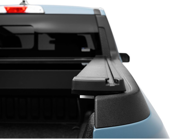 RealTruck RetraxPRO XR Manual Retractable Tonneau Cover w/T-Slot Rails (T-80833)