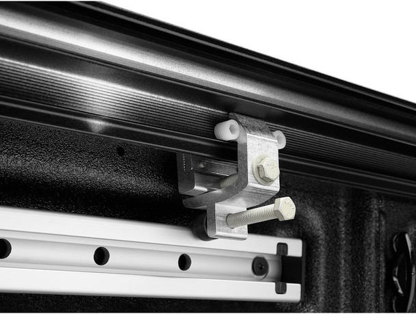 RealTruck RetraxPRO XR Manual Retractable Tonneau Cover w/T-Slot Rails (T-80841)